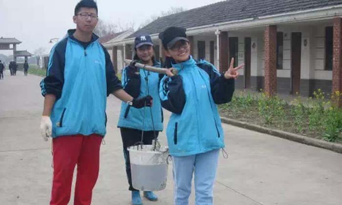 和少數(shù)民族學(xué)生的第一次親密接觸