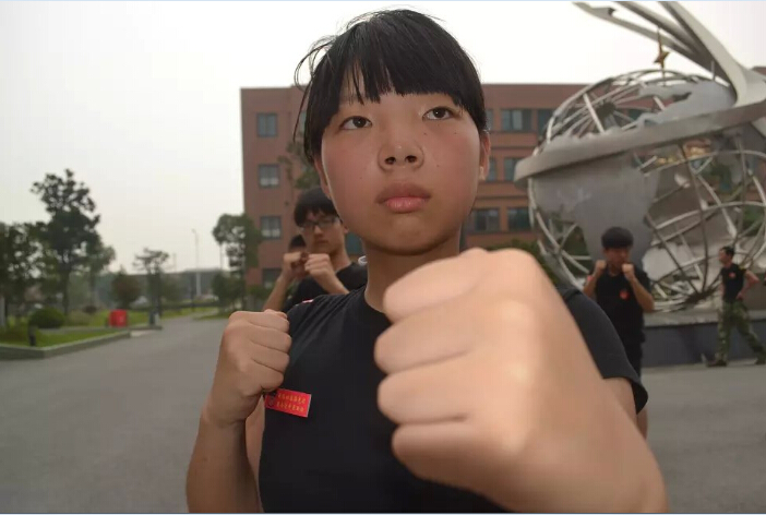 擴視野軍魂贊