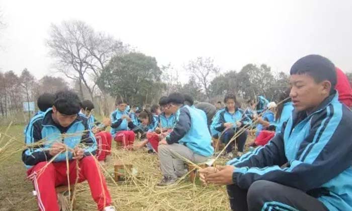 和少數(shù)民族學(xué)生的第一次親密接觸