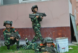 上海121軍事?tīng)I(yíng)在野外，團(tuán)隊(duì)很重要