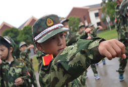 青少年為什么要參加軍事夏令營(yíng)