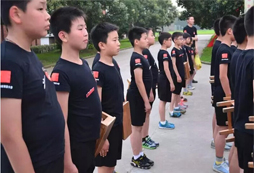 參加中國121軍事夏令營，讓孩子懂得感恩