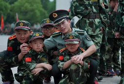 121軍事特種兵夏令營你敢來挑戰(zhàn)嗎？