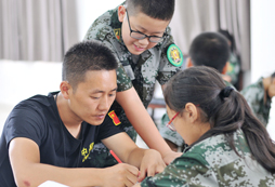成都Super軍事夏令營能帶給孩子什么？