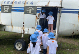 模擬飛機(jī)失事逃生