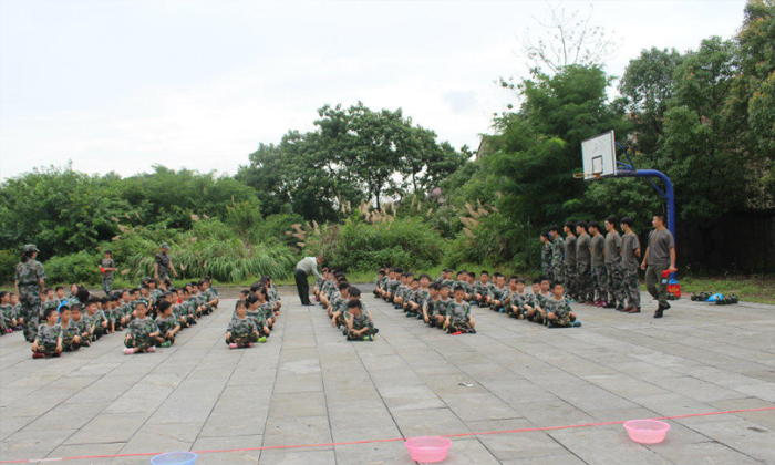 安徽軍事夏令營機構(gòu)推薦.jpg
