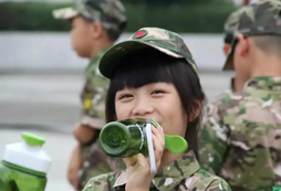 安徽女兵軍事訓練營讓孩子變得更勇敢