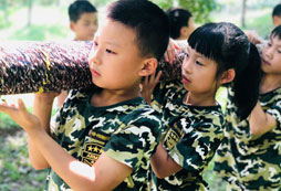 安徽軍事夏令營培養(yǎng)孩子軍人作風(fēng)！