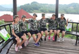 安徽軍事訓(xùn)練營(yíng)讓孩子學(xué)習(xí)娛樂(lè)兩不誤