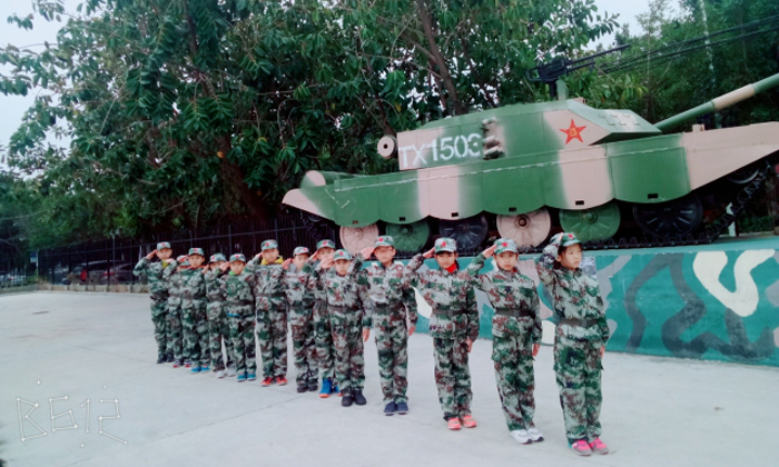 軍事拓展?fàn)I給你一個(gè)精彩的暑期
