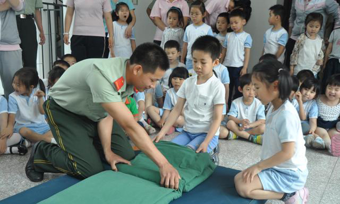 弘星軍事夏令營(yíng)相較其他軍事?tīng)I(yíng)的亮點(diǎn)是什么