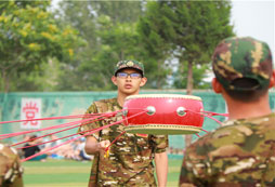 參加寶雞兒童夏令營零距離體驗部隊軍事生活