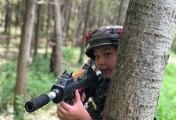 沉著冷靜，勇敢對敵