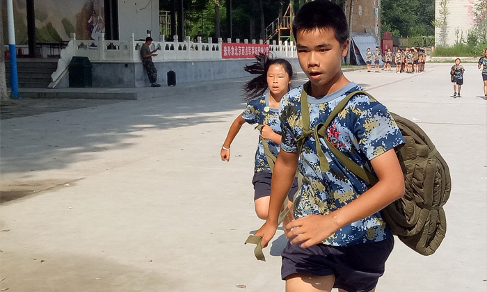 9歲男孩報(bào)什么樣的夏令營(yíng)