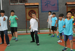 北京禮儀夏令營分享如何把孩子培養(yǎng)成懂禮貌的人