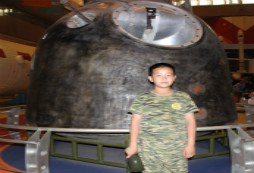 參加北京9天航天軍事營培養(yǎng)下一代航空人