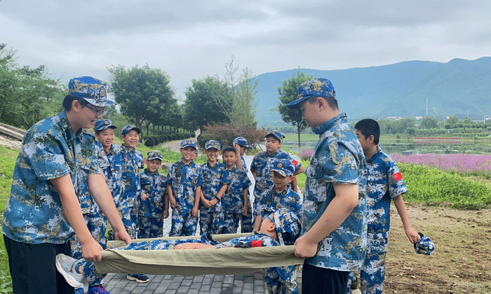 北京軍事夏令營(yíng).gif