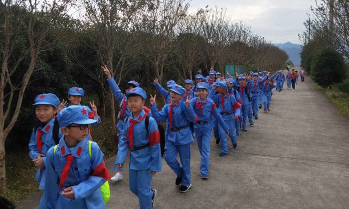 北京軍事化夏令營(yíng)一般多少錢(qián)一個(gè)月