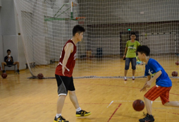 北京籃球夏令營教導青少年籃球過人的技巧