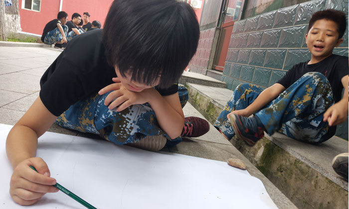 暑期報名北京軍事夏令營改善孩子的時間觀念