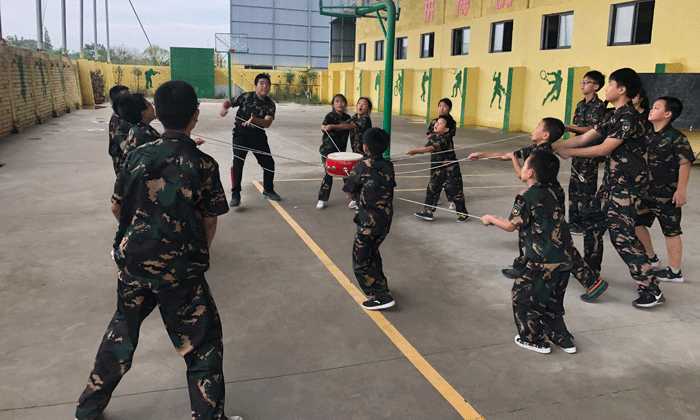 兄弟齊心，其利斷金