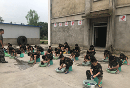 學(xué)習(xí)做內(nèi)務(wù)，提高自理能力
