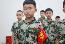 如何為孩子選擇一個(gè)安全的軍事夏令營
