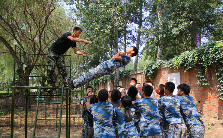 軍事夏令營軍事訓(xùn)練