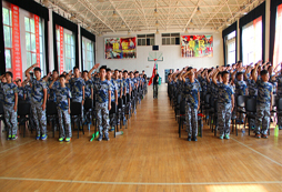 參加北京西點(diǎn)軍校夏令營和解放軍一起成長