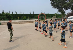 北京西點(diǎn)軍事夏令營有哪些特點(diǎn)？
