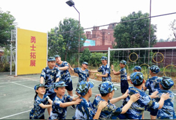 在夏令營活動中結(jié)識了很多的好朋友