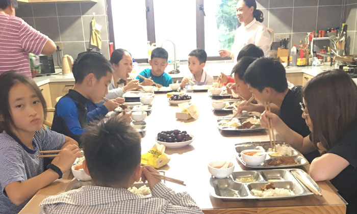 食不言