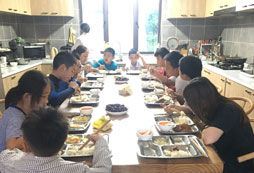 吃飯時間到了