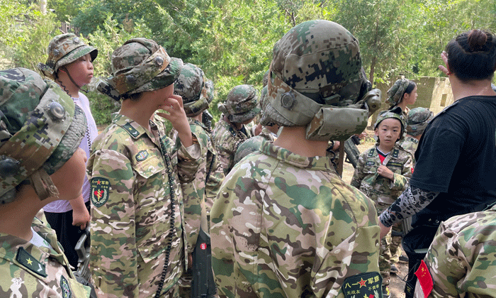 軍事演習