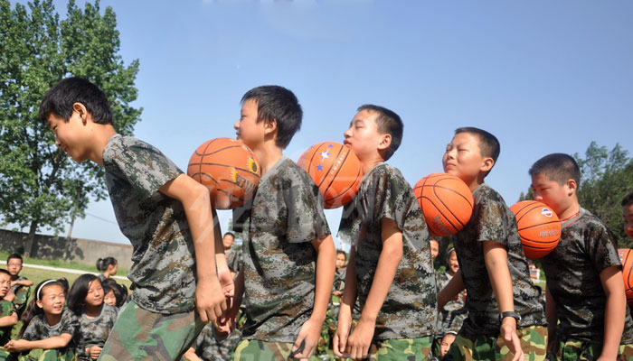 八一軍旅夏令營團(tuán)隊(duì)互助精彩時(shí)刻