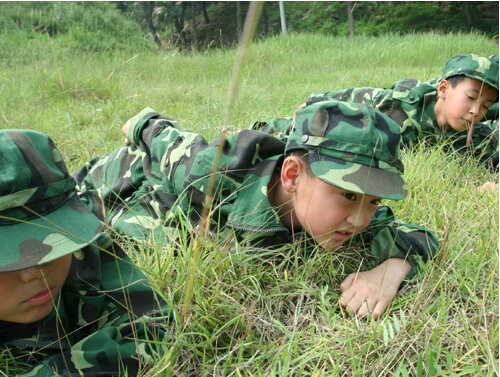 八一軍事夏令營(yíng)挖掘孩子的優(yōu)勢(shì)潛能