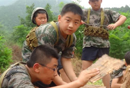 廣東少年軍事夏令營有哪些訓(xùn)練特色?
