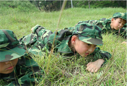 北京軍事夏令營如何能增強(qiáng)孩子的自信心