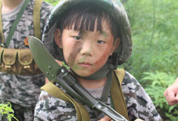 有暴力的孩子可以參加八一軍事夏令營嗎？