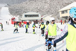 彩育營地滑雪冬令營的師資介紹！