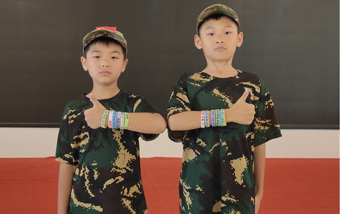 搏燃少年軍事訓(xùn)練營