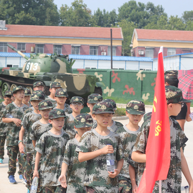 長(zhǎng)沙軍事夏令營(yíng)有哪些精彩的拓展活動(dòng)？