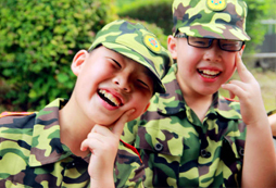 長沙軍事夏令營為孩子素質(zhì)實(shí)踐提供幫助！