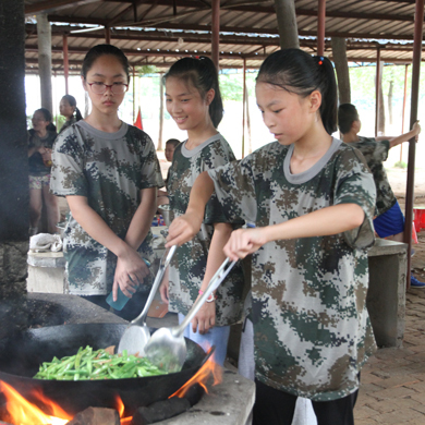 長(zhǎng)沙軍事夏令營(yíng)教給孩子的不僅僅是素質(zhì)