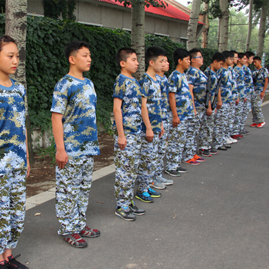 長(zhǎng)沙軍事夏令營(yíng)給孩子更多的暑假選擇