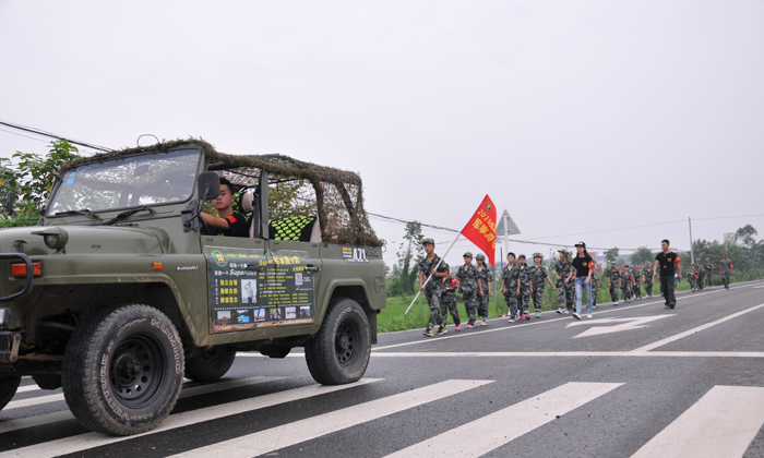 成都各大軍事夏令營機構(gòu)的注意事項.jpg