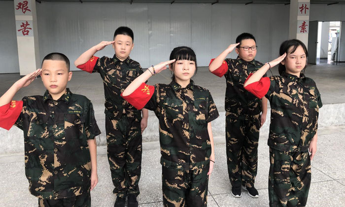 成都軍訓(xùn)哪個(gè)夏令營(yíng)比較好
