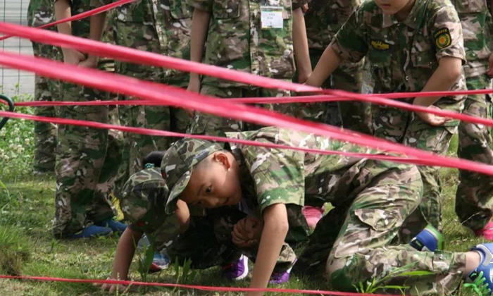 論中小學生參加成都軍事吃苦夏令營怎么樣？.jpg