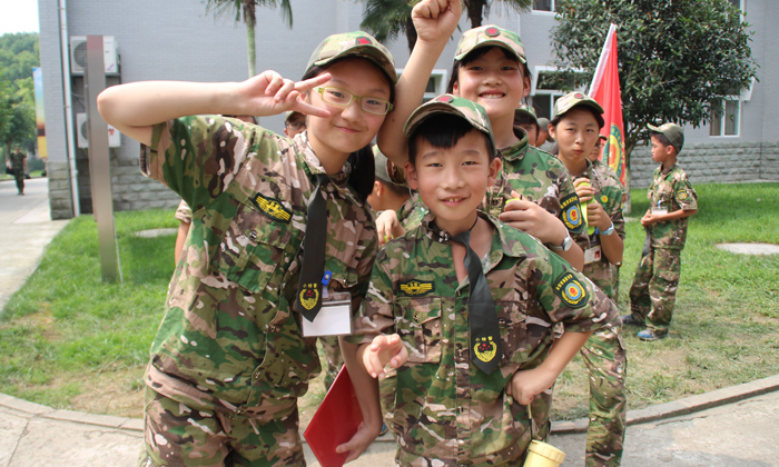 成都軍事夏令營(yíng)
