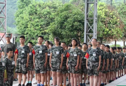 參加成都軍事夏令營為孩子傳遞積極向上正能量
